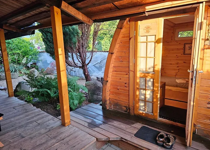 Holzhuette-Camping-Pod Mit Sauna & Fruehstueck
