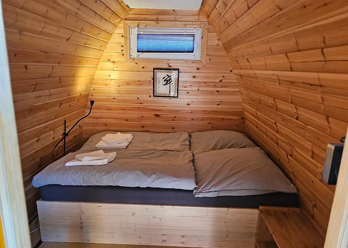 Holzhuette-Camping-Pod Mit Sauna & Fruehstueck