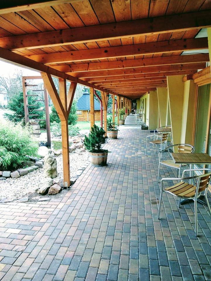 Holzhuette-Camping-Pod Mit Sauna & Fruehstueck Campingplatz