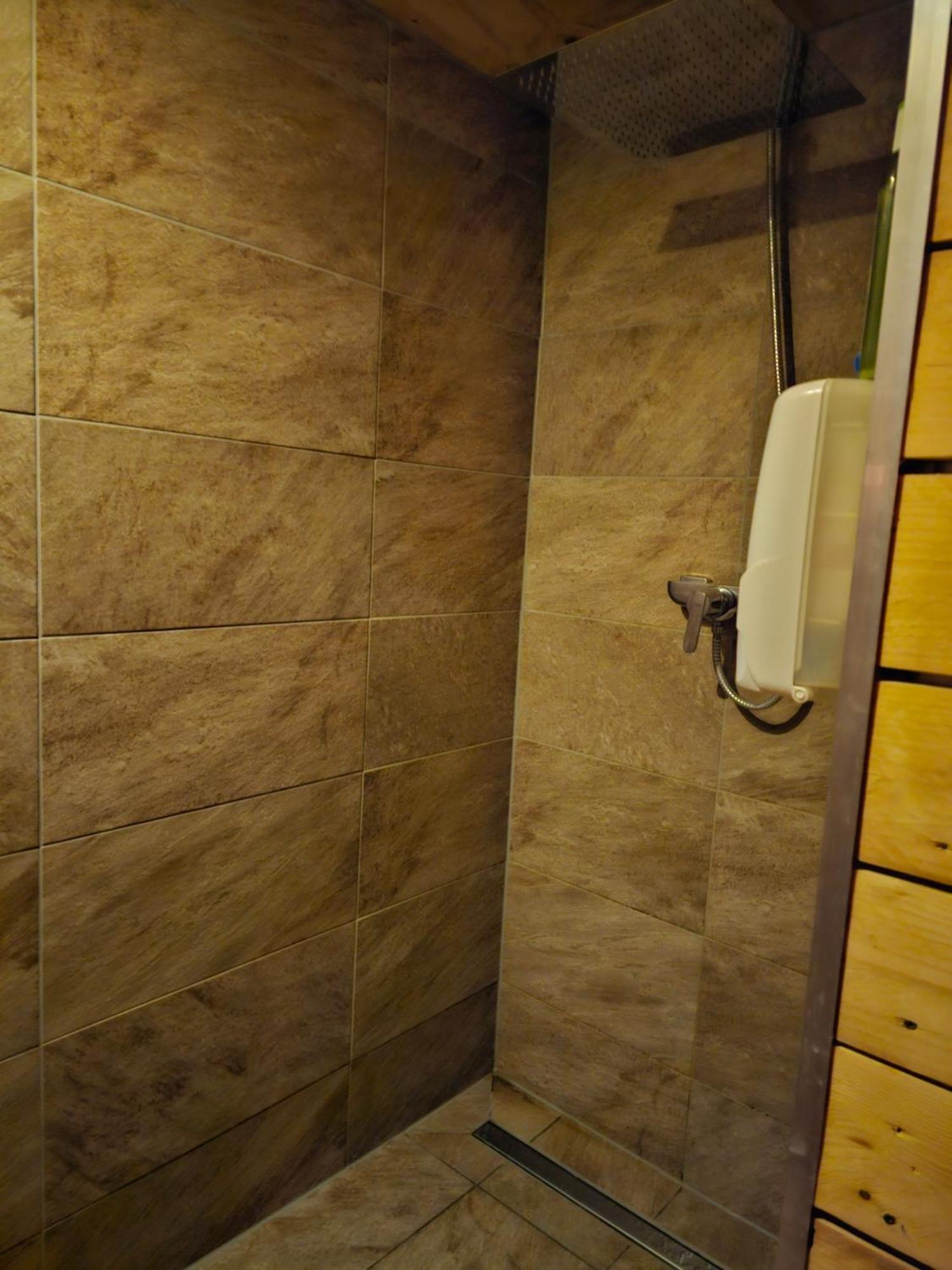 Camping Holzhuette-Camping-Pod Mit Sauna & Fruehstueck